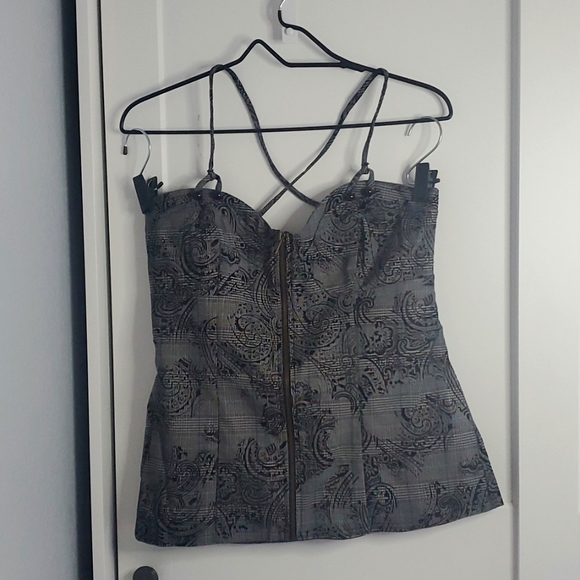 Nikki Mac cross back zipper up tank large - Picture 1 of 5